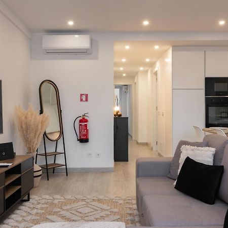 Stylish Apartment W/ River View By Lovelystay أويراس المظهر الخارجي الصورة