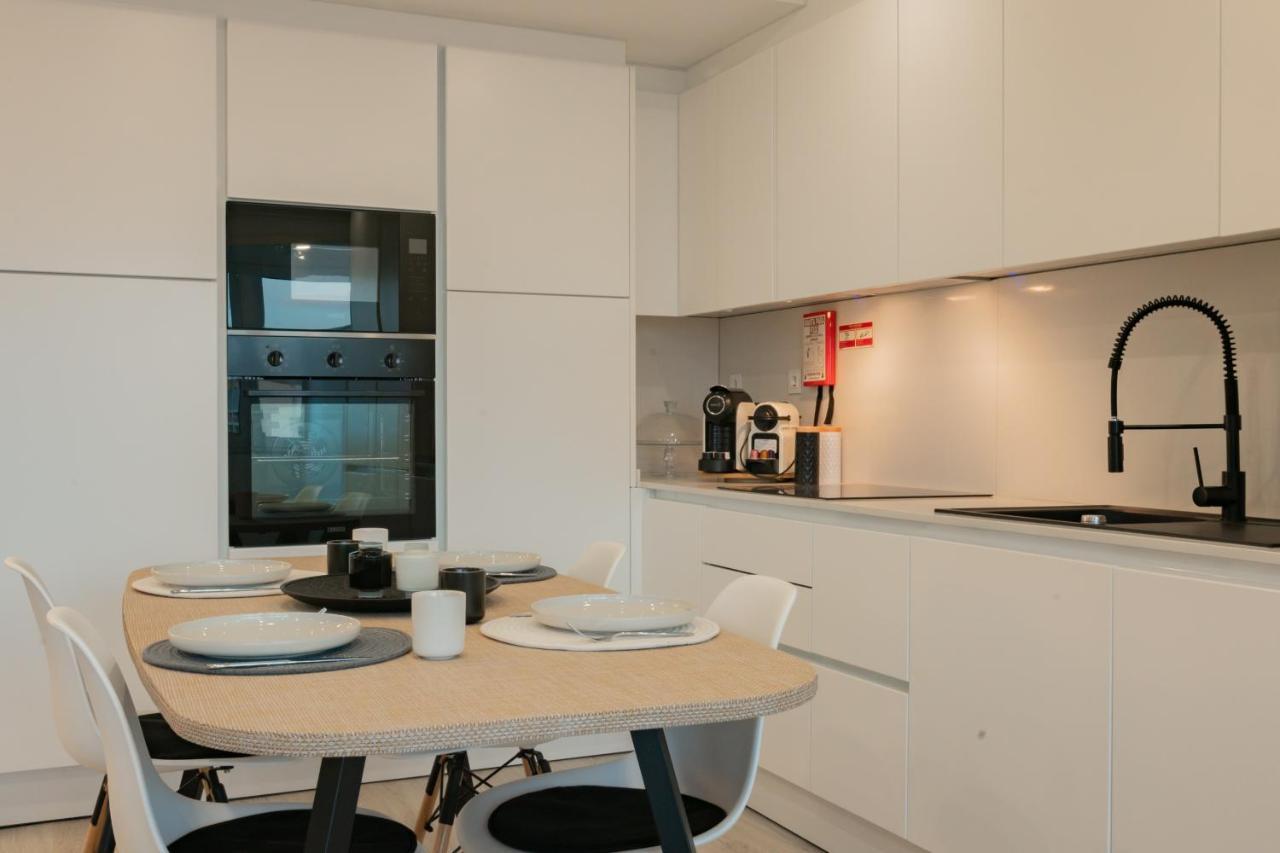 Stylish Apartment W/ River View By Lovelystay أويراس المظهر الخارجي الصورة