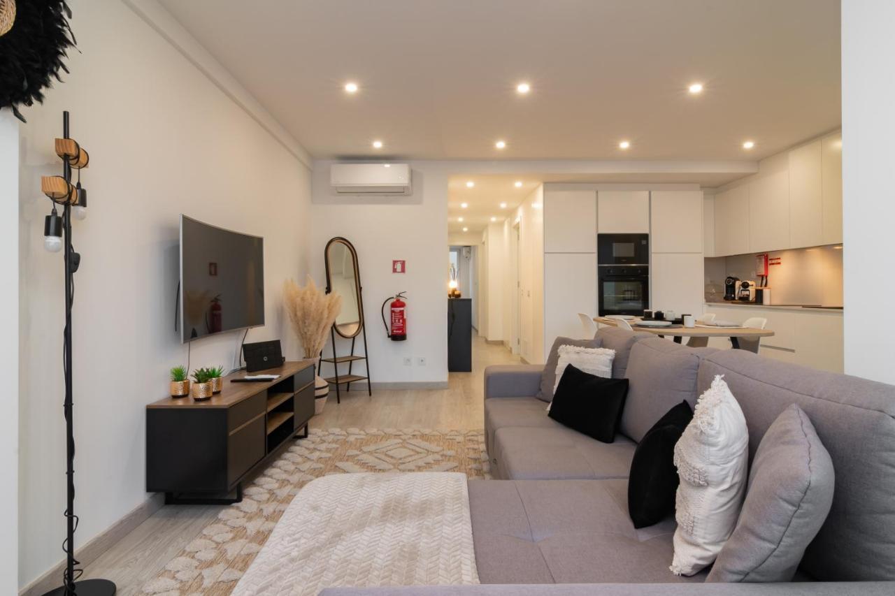 Stylish Apartment W/ River View By Lovelystay أويراس المظهر الخارجي الصورة