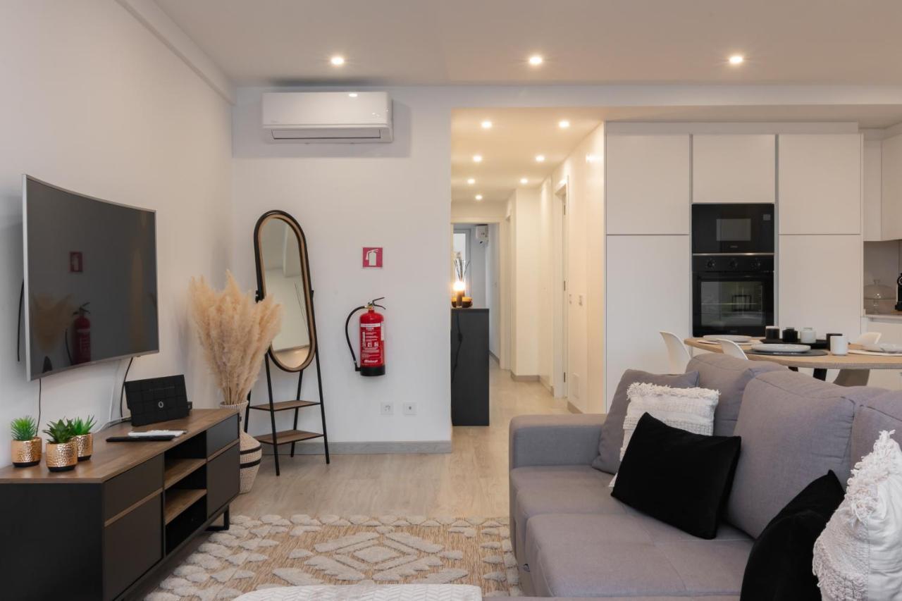 Stylish Apartment W/ River View By Lovelystay أويراس المظهر الخارجي الصورة