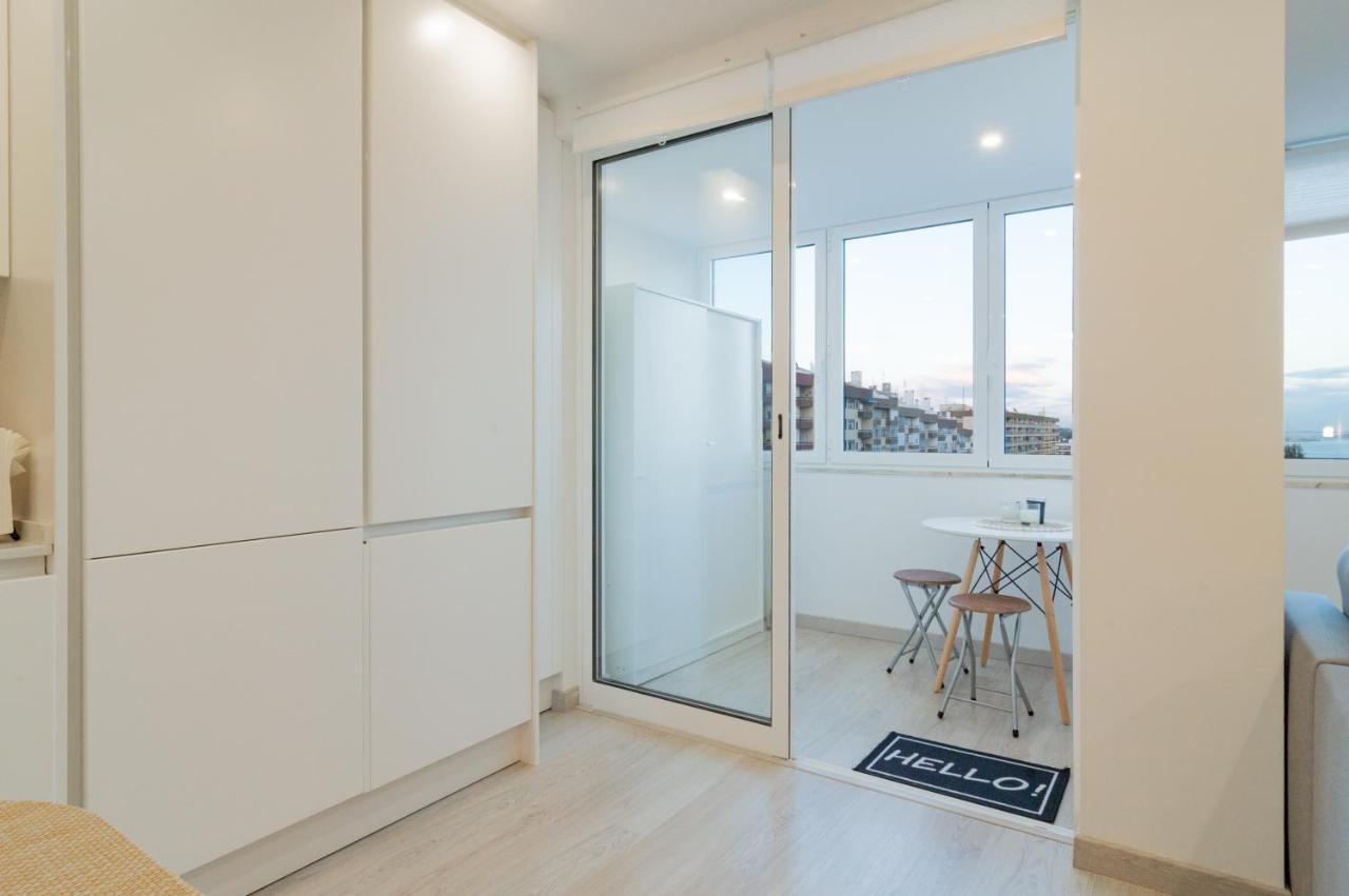 Stylish Apartment W/ River View By Lovelystay أويراس المظهر الخارجي الصورة