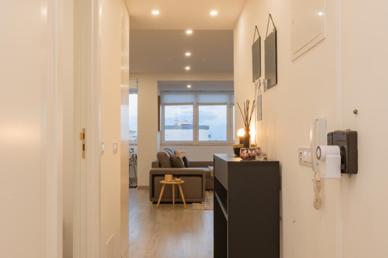 Stylish Apartment W/ River View By Lovelystay أويراس المظهر الخارجي الصورة